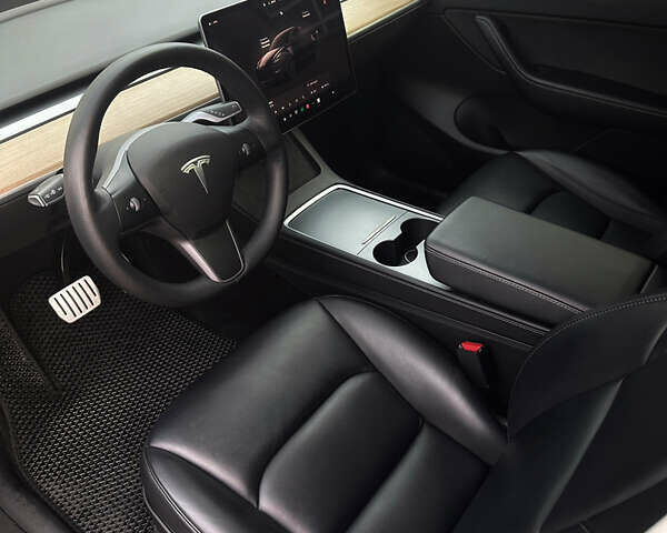 Черный Тесла Model Y, объемом двигателя 0 л и пробегом 40 тыс. км за 28500 $, фото 18 на Automoto.ua