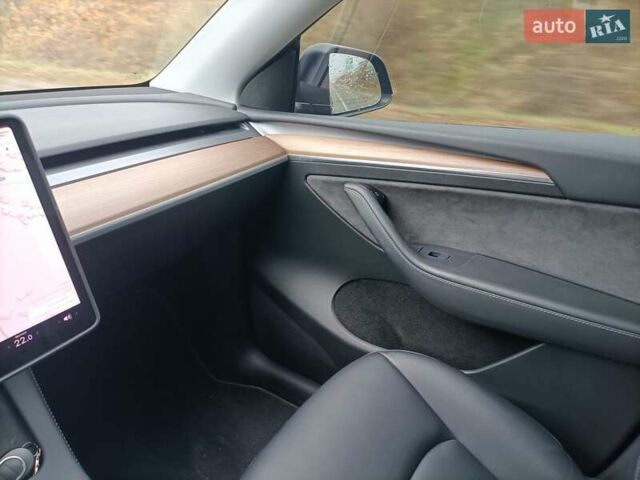 Черный Тесла Model Y, объемом двигателя 0 л и пробегом 52 тыс. км за 26300 $, фото 19 на Automoto.ua