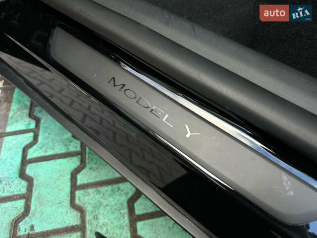 Черный Тесла Model Y, объемом двигателя 0 л и пробегом 136 тыс. км за 26199 $, фото 33 на Automoto.ua