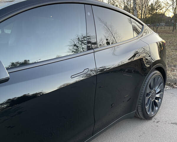 Черный Тесла Model Y, объемом двигателя 0 л и пробегом 83 тыс. км за 25900 $, фото 9 на Automoto.ua