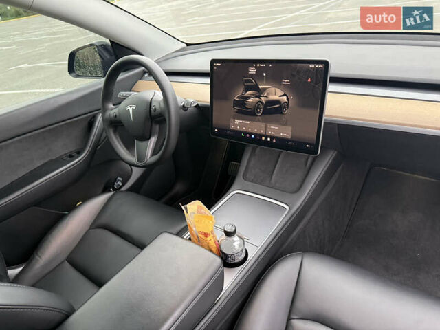 Черный Тесла Model Y, объемом двигателя 0 л и пробегом 65 тыс. км за 27000 $, фото 14 на Automoto.ua