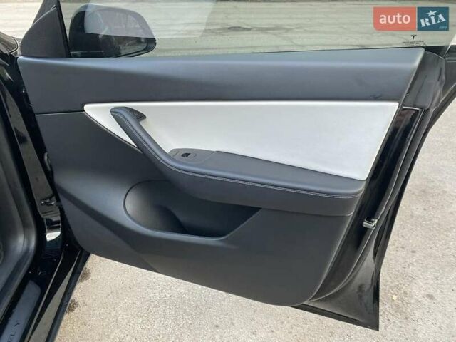 Черный Тесла Model Y, объемом двигателя 0 л и пробегом 34 тыс. км за 35400 $, фото 6 на Automoto.ua