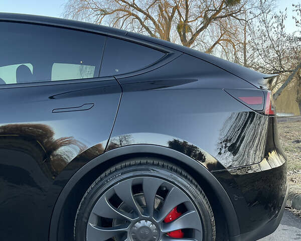Черный Тесла Model Y, объемом двигателя 0 л и пробегом 83 тыс. км за 25900 $, фото 12 на Automoto.ua