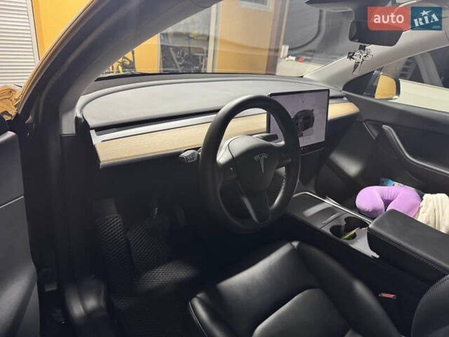 Черный Тесла Model Y, объемом двигателя 0 л и пробегом 89 тыс. км за 25500 $, фото 11 на Automoto.ua