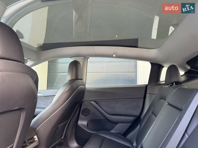 Черный Тесла Model Y, объемом двигателя 0 л и пробегом 48 тыс. км за 28999 $, фото 25 на Automoto.ua