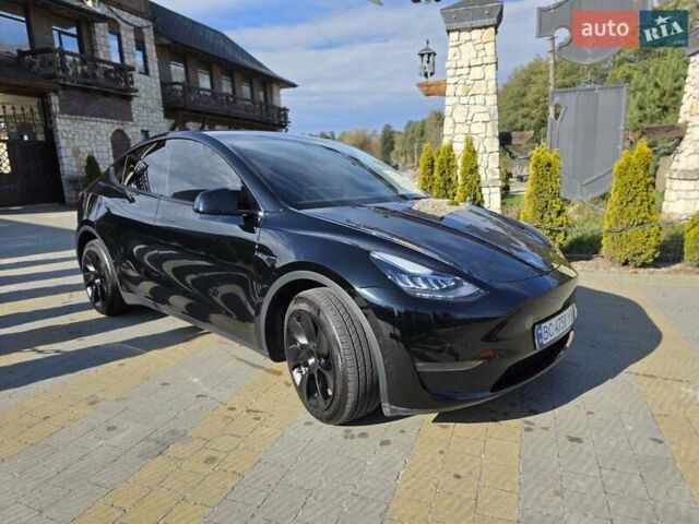 Черный Тесла Model Y, объемом двигателя 0 л и пробегом 27 тыс. км за 28999 $, фото 5 на Automoto.ua
