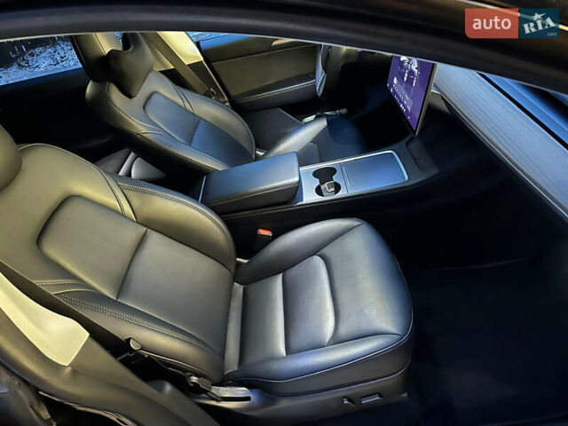 Черный Тесла Model Y, объемом двигателя 0 л и пробегом 33 тыс. км за 26900 $, фото 20 на Automoto.ua