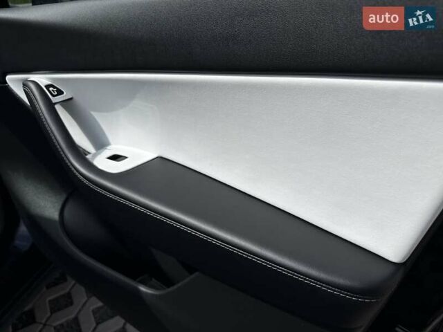 Тесла Model Y 2022 в Луцке на Automoto.ua Черный Тесла Model Y, объемом двигателя 0 л и пробегом 222 тыс. км за 19999 $, фото 46 на Automoto.ua