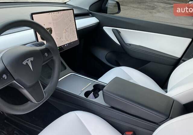 Черный Тесла Model Y, объемом двигателя 0 л и пробегом 34 тыс. км за 35400 $, фото 15 на Automoto.ua