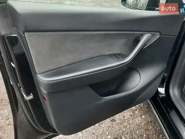 Чорний Тесла Model Y, об'ємом двигуна 0 л та пробігом 132 тис. км за 24500 $, фото 6 на Automoto.ua