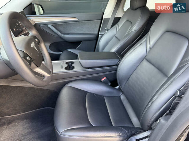 Черный Тесла Model Y, объемом двигателя 0 л и пробегом 48 тыс. км за 28999 $, фото 22 на Automoto.ua
