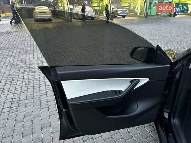Черный Тесла Model Y, объемом двигателя 0 л и пробегом 85 тыс. км за 28000 $, фото 10 на Automoto.ua