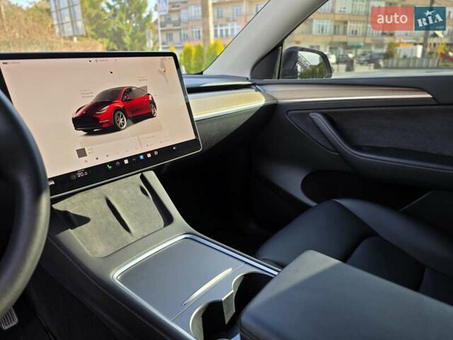 Черный Тесла Model Y, объемом двигателя 0 л и пробегом 27 тыс. км за 28999 $, фото 19 на Automoto.ua