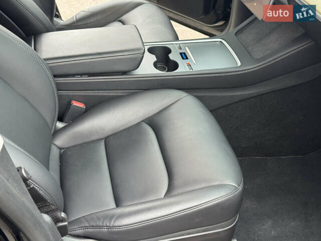 Черный Тесла Model Y, объемом двигателя 0 л и пробегом 68 тыс. км за 25000 $, фото 8 на Automoto.ua