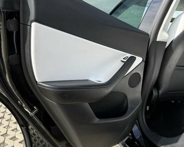 Черный Тесла Model Y, объемом двигателя 0 л и пробегом 222 тыс. км за 20900 $, фото 59 на Automoto.ua
