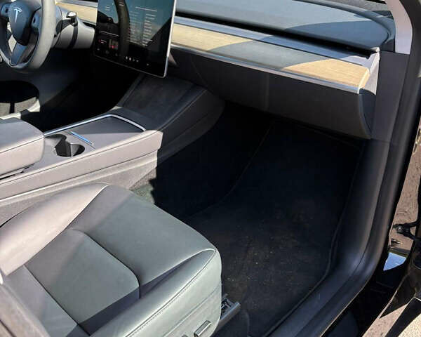 Черный Тесла Model Y, объемом двигателя 0 л и пробегом 51 тыс. км за 22399 $, фото 16 на Automoto.ua