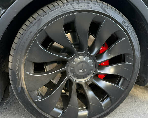 Черный Тесла Model Y, объемом двигателя 0 л и пробегом 56 тыс. км за 35000 $, фото 5 на Automoto.ua