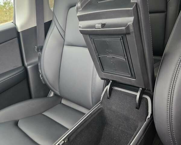 Черный Тесла Model Y, объемом двигателя 0 л и пробегом 46 тыс. км за 26000 $, фото 21 на Automoto.ua