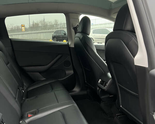 Черный Тесла Model Y, объемом двигателя 0 л и пробегом 61 тыс. км за 22900 $, фото 34 на Automoto.ua