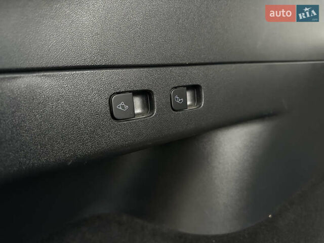 Чорний Тесла Model Y, об'ємом двигуна 0 л та пробігом 135 тис. км за 26499 $, фото 45 на Automoto.ua