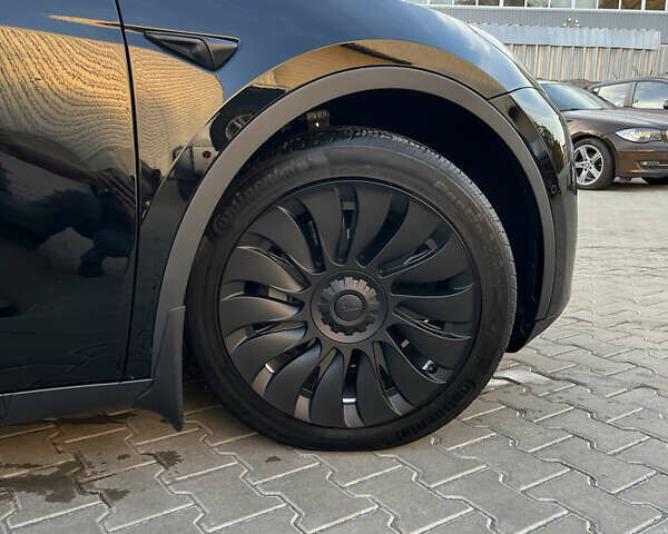 Черный Тесла Model Y, объемом двигателя 0 л и пробегом 120 тыс. км за 24000 $, фото 1 на Automoto.ua