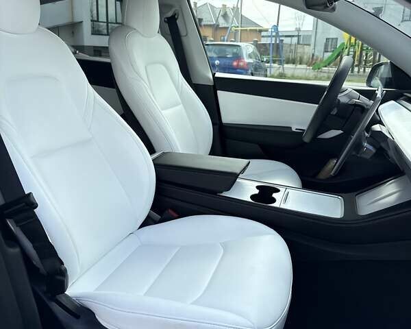 Тесла Model Y 2022 в Луцке на Automoto.ua Черный Тесла Model Y, объемом двигателя 0 л и пробегом 222 тыс. км за 19999 $, фото 40 на Automoto.ua