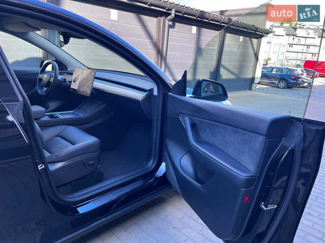 Черный Тесла Model Y, объемом двигателя 0 л и пробегом 6 тыс. км за 27900 $, фото 76 на Automoto.ua