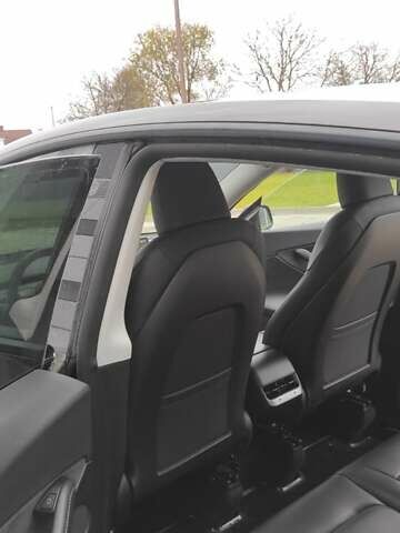 Черный Тесла Model Y, объемом двигателя 0 л и пробегом 46 тыс. км за 25900 $, фото 10 на Automoto.ua