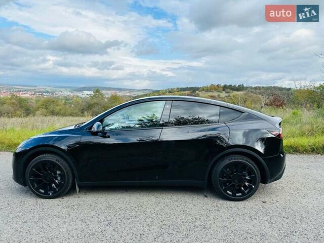 Черный Тесла Model Y, объемом двигателя 0 л и пробегом 10 тыс. км за 28999 $, фото 3 на Automoto.ua