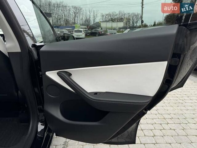 Черный Тесла Model Y, объемом двигателя 0 л и пробегом 45 тыс. км за 25999 $, фото 21 на Automoto.ua
