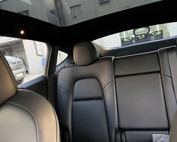 Черный Тесла Model Y, объемом двигателя 0 л и пробегом 120 тыс. км за 24000 $, фото 7 на Automoto.ua