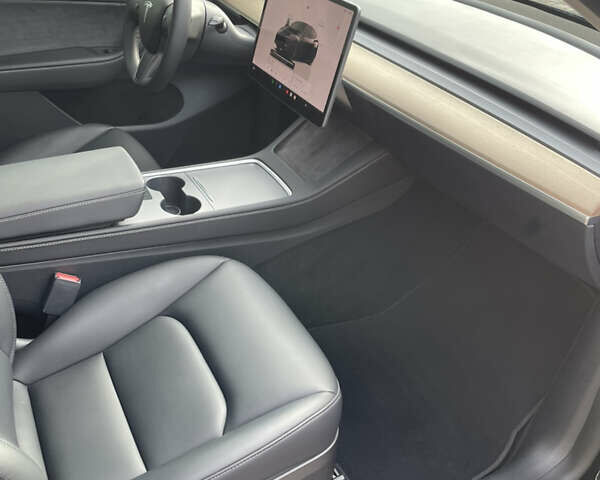 Черный Тесла Model Y, объемом двигателя 0 л и пробегом 31 тыс. км за 25990 $, фото 23 на Automoto.ua