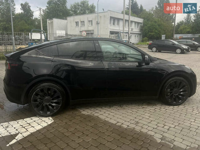 Черный Тесла Model Y, объемом двигателя 0 л и пробегом 28 тыс. км за 35990 $, фото 3 на Automoto.ua