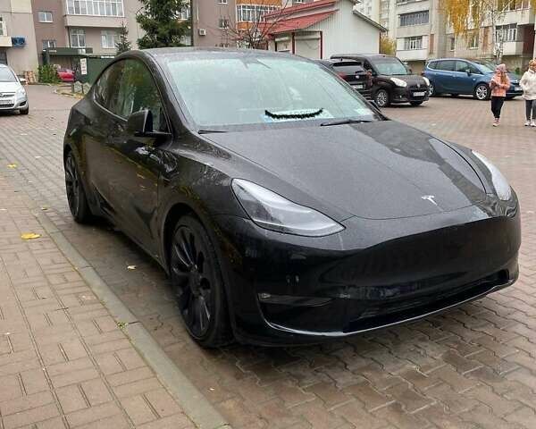Черный Тесла Model Y, объемом двигателя 0 л и пробегом 32 тыс. км за 32000 $, фото 2 на Automoto.ua