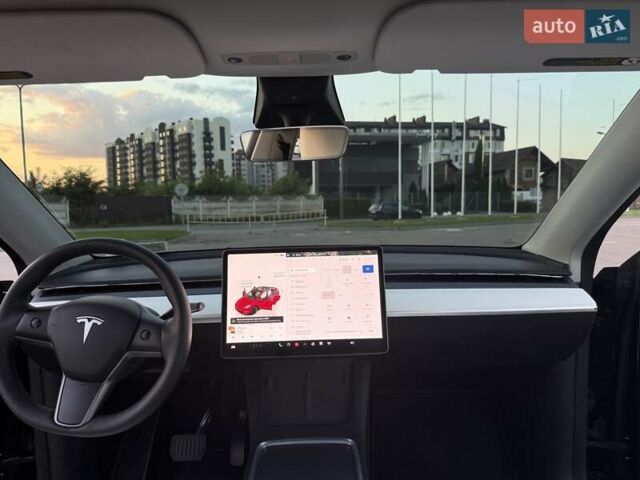 Черный Тесла Model Y, объемом двигателя 0 л и пробегом 42 тыс. км за 28900 $, фото 5 на Automoto.ua