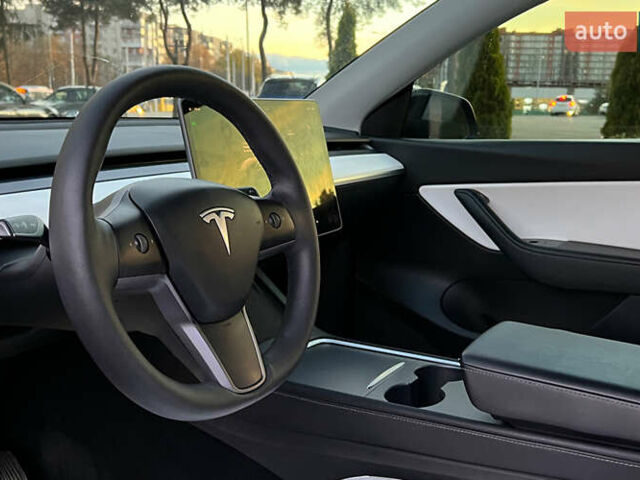 Черный Тесла Model Y, объемом двигателя 0 л и пробегом 121 тыс. км за 25750 $, фото 9 на Automoto.ua