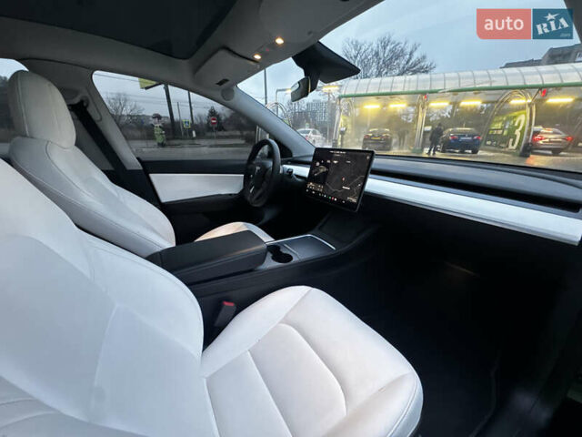 Черный Тесла Model Y, объемом двигателя 0 л и пробегом 85 тыс. км за 28000 $, фото 39 на Automoto.ua