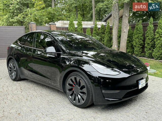 Черный Тесла Model Y, объемом двигателя 0 л и пробегом 51 тыс. км за 33500 $, фото 2 на Automoto.ua