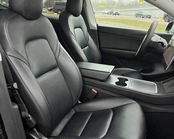 Черный Тесла Model Y, объемом двигателя 0 л и пробегом 61 тыс. км за 22900 $, фото 25 на Automoto.ua