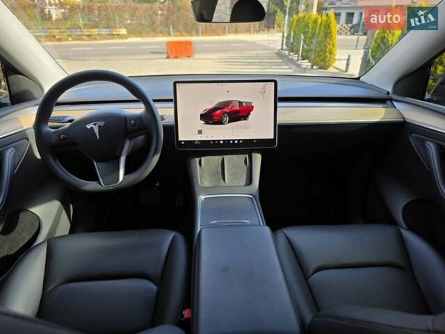 Черный Тесла Model Y, объемом двигателя 0 л и пробегом 27 тыс. км за 28999 $, фото 16 на Automoto.ua