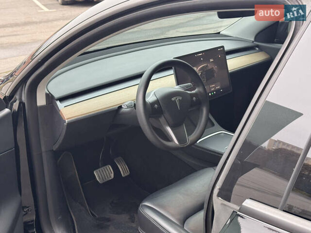 Черный Тесла Model Y, объемом двигателя 0 л и пробегом 68 тыс. км за 25000 $, фото 9 на Automoto.ua