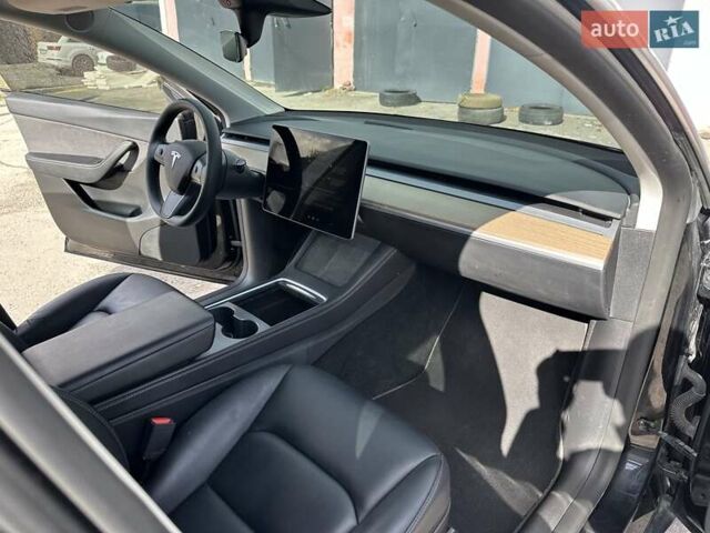 Черный Тесла Model Y, объемом двигателя 0 л и пробегом 49 тыс. км за 27555 $, фото 20 на Automoto.ua