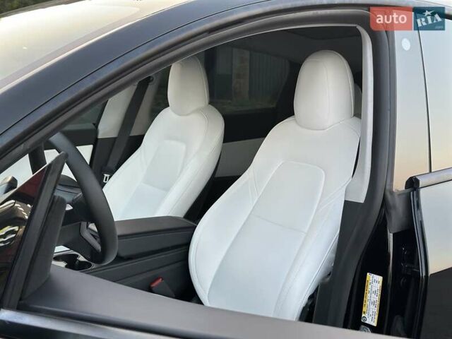 Черный Тесла Model Y, объемом двигателя 0 л и пробегом 135 тыс. км за 26899 $, фото 30 на Automoto.ua