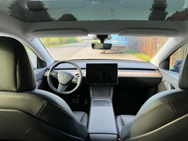 Черный Тесла Model Y, объемом двигателя 0 л и пробегом 15 тыс. км за 32800 $, фото 4 на Automoto.ua