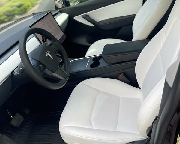 Черный Тесла Model Y, объемом двигателя 0 л и пробегом 89 тыс. км за 26999 $, фото 18 на Automoto.ua