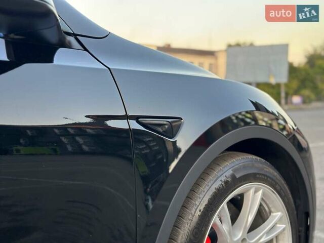 Черный Тесла Model Y, объемом двигателя 0 л и пробегом 135 тыс. км за 26899 $, фото 5 на Automoto.ua