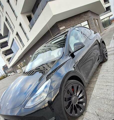 Черный Тесла Model Y, объемом двигателя 0 л и пробегом 27 тыс. км за 31300 $, фото 3 на Automoto.ua
