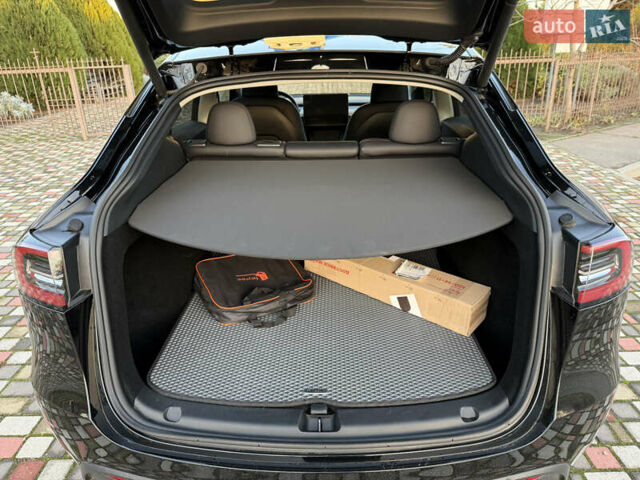 Черный Тесла Model Y, объемом двигателя 0 л и пробегом 15 тыс. км за 27000 $, фото 10 на Automoto.ua