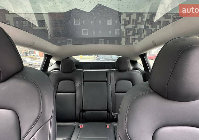 Чорний Тесла Model Y, об'ємом двигуна 0 л та пробігом 44 тис. км за 25500 $, фото 18 на Automoto.ua