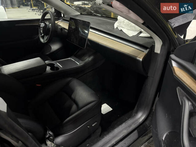 Черный Тесла Model Y, объемом двигателя 0 л и пробегом 46 тыс. км за 16300 $, фото 4 на Automoto.ua